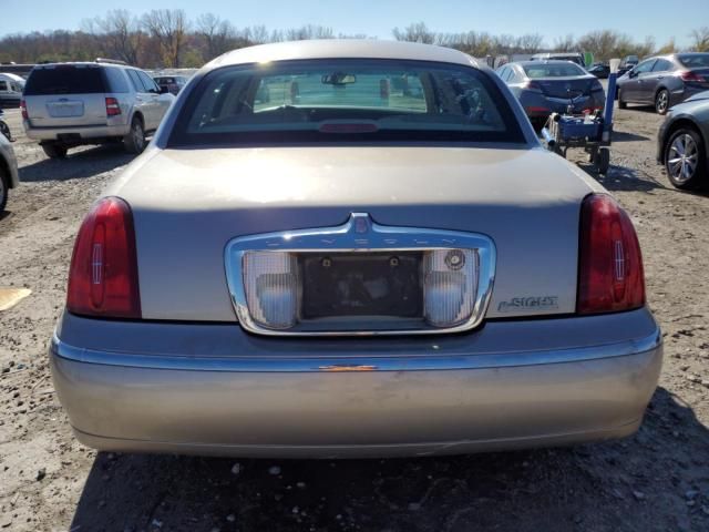 2001 Lincoln Town Car Signature