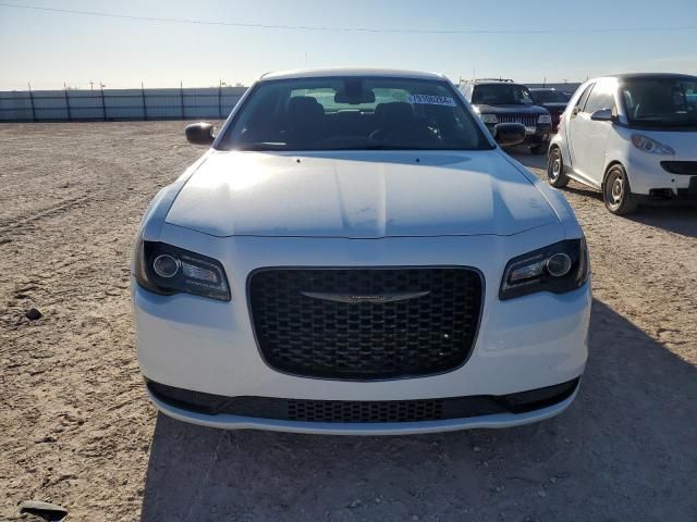 2022 Chrysler 300 Touring