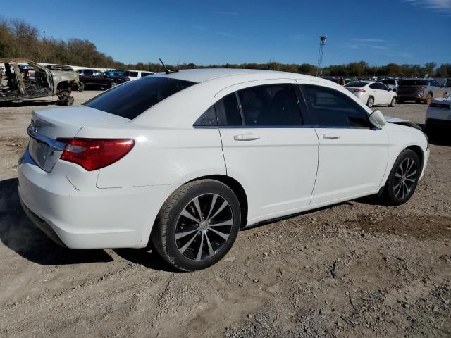 2013 Chrysler 200 Limited