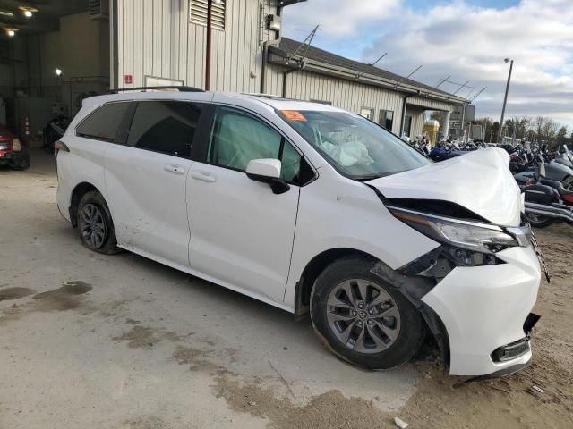 2023 Toyota Sienna LE