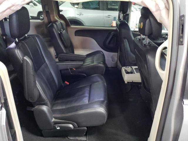 2014 Chrysler Town & Country Touring