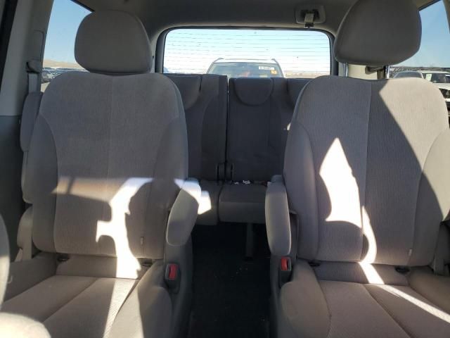 2012 KIA Sedona LX