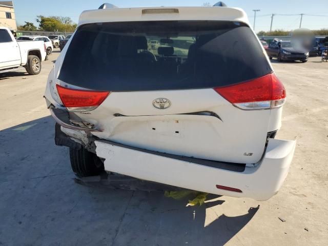 2011 Toyota Sienna LE