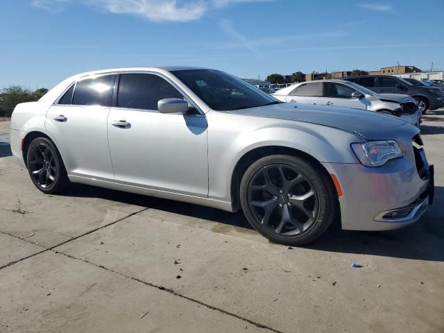 2019 Chrysler 300 Touring