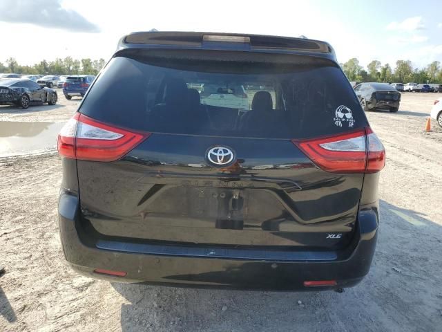 2016 Toyota Sienna XLE