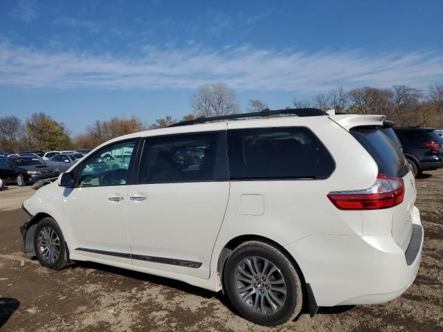 2018 Toyota Sienna XLE