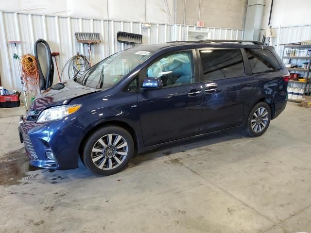 2020 Toyota Sienna XLE