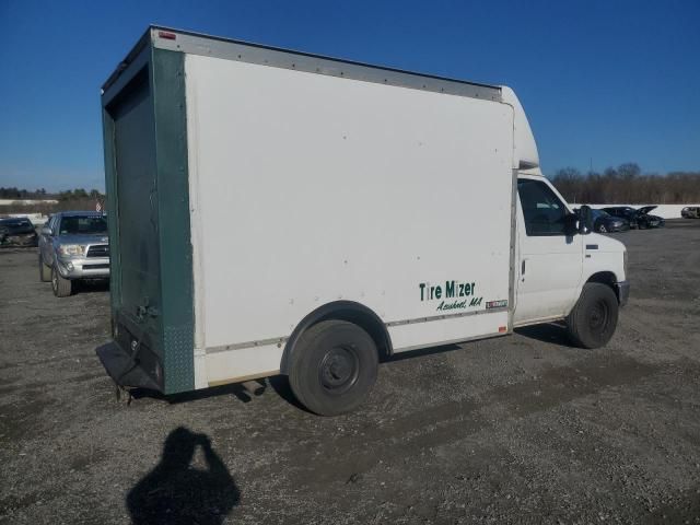 2009 Ford Econoline E350 Super Duty Cutaway Van