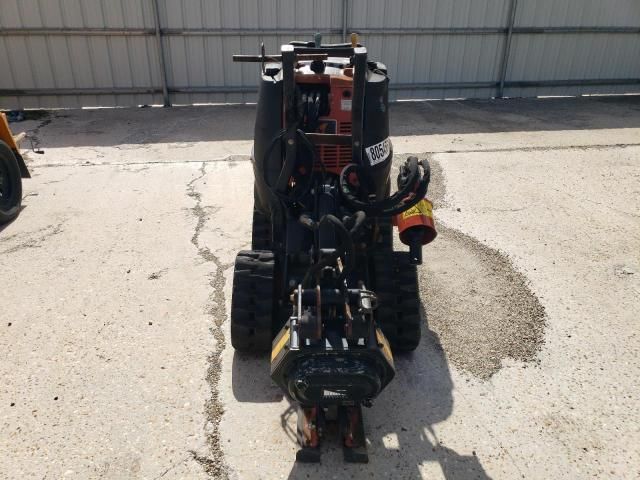 2015 Ditch Witch R30