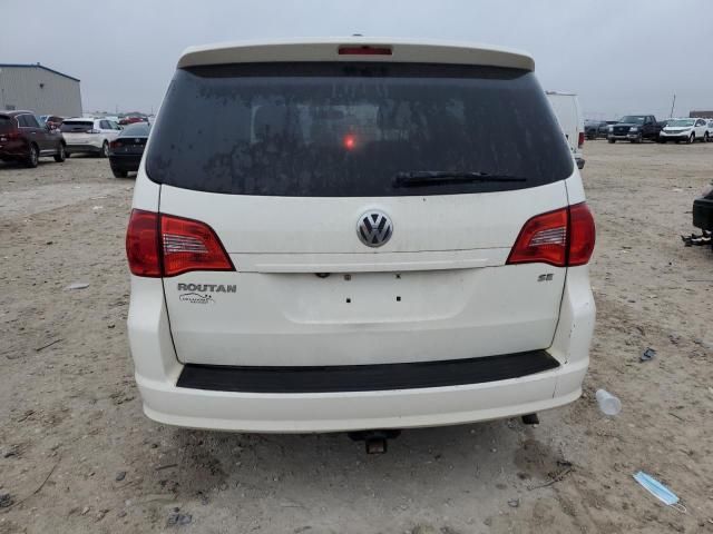 2010 Volkswagen Routan SE