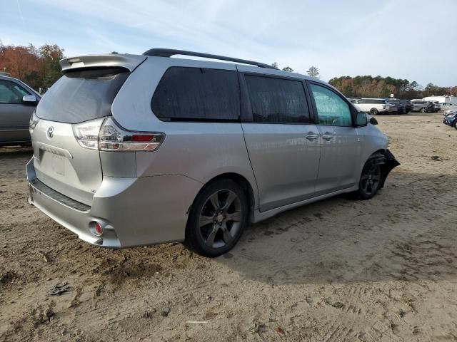 2016 Toyota Sienna SE