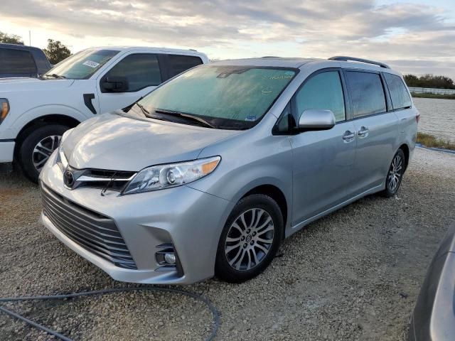 2019 Toyota Sienna XLE