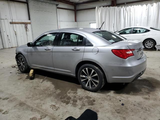 2013 Chrysler 200 Touring