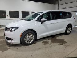 Vehiculos salvage en venta de Copart Blaine, MN: 2022 Chrysler Voyager LX