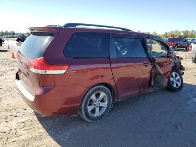 2013 Toyota Sienna LE