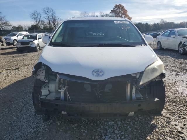 2013 Toyota Sienna XLE