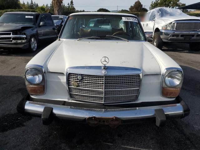 1976 Mercedes-Benz 240D