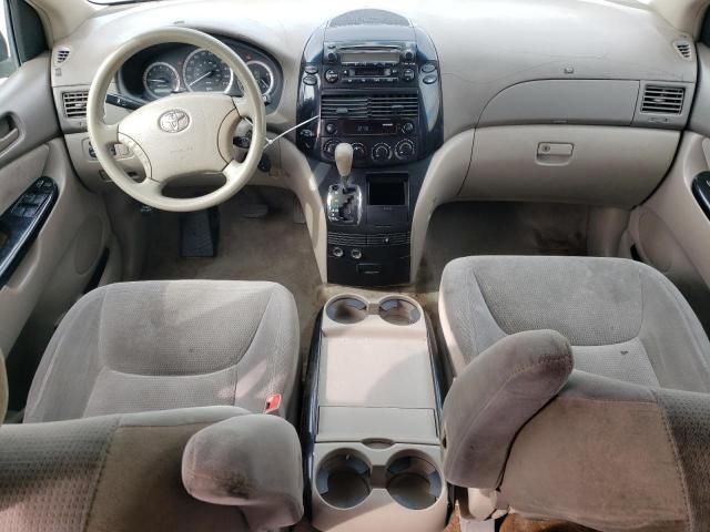 2005 Toyota Sienna CE