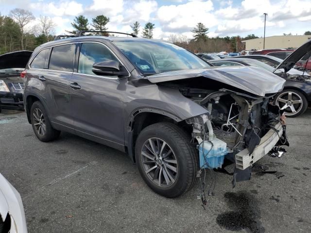 2017 Toyota Highlander SE