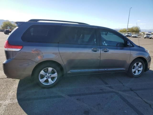 2013 Toyota Sienna LE