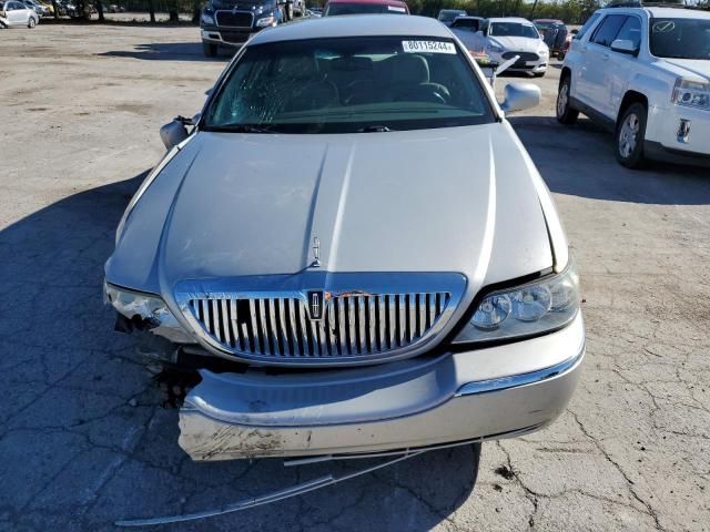 2004 Lincoln Town Car Executive