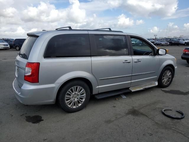 2011 Chrysler Town & Country Touring L