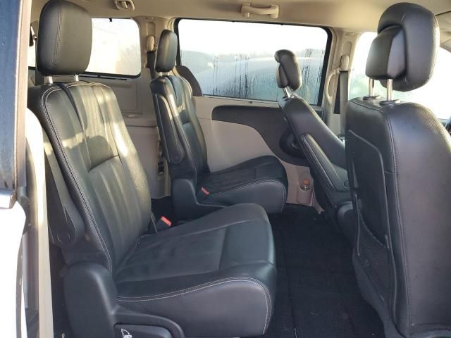 2015 Chrysler Town & Country Touring