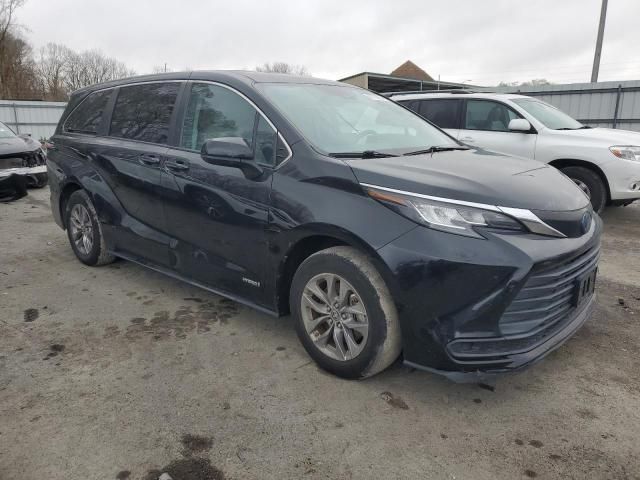 2021 Toyota Sienna LE