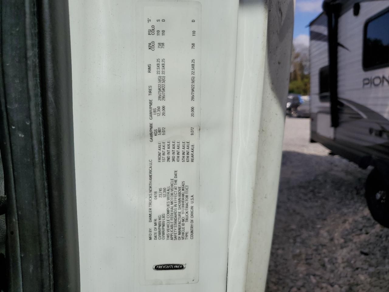 2019 Freightliner Cascadia 126