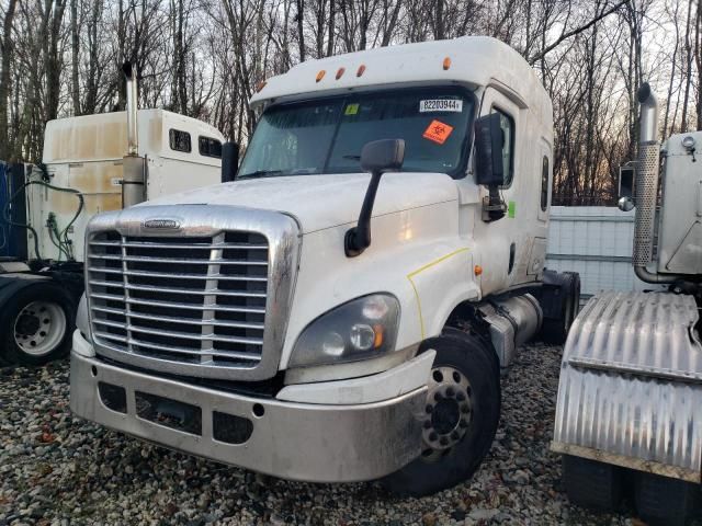 2015 Freightliner Cascadia 125