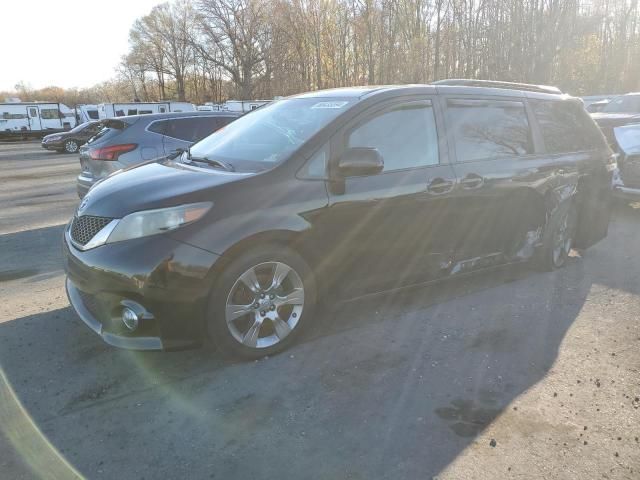 2011 Toyota Sienna Sport