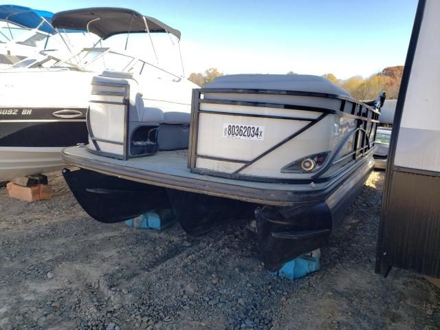 2018 Regn Pontoon