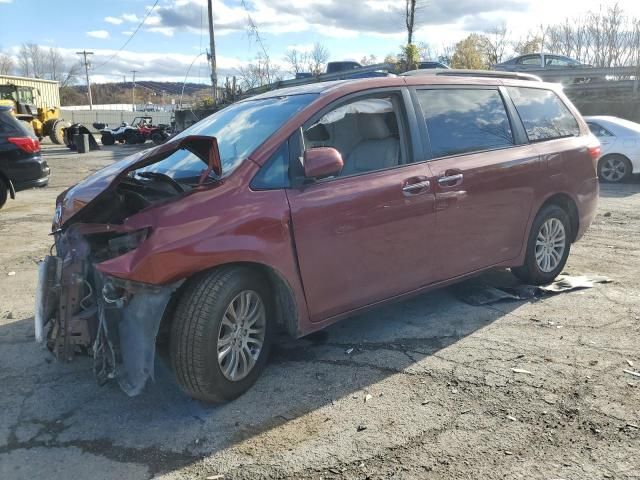 2017 Toyota Sienna XLE