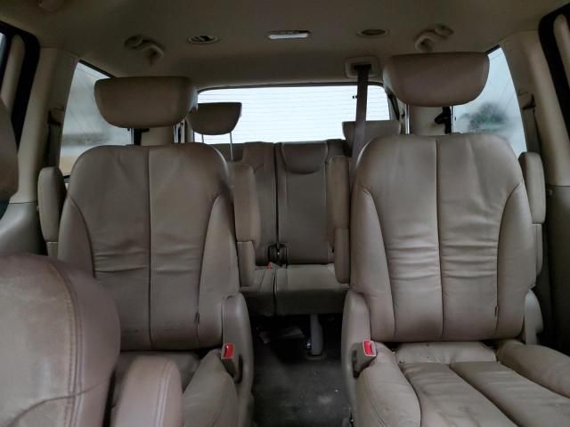 2008 Hyundai Entourage GLS