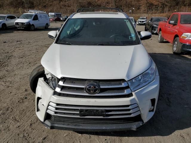 2019 Toyota Highlander SE