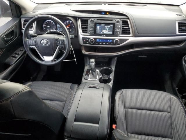 2015 Toyota Highlander LE