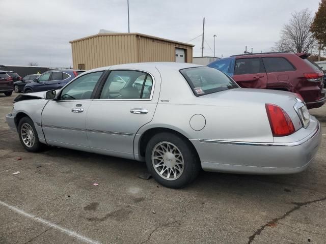 2001 Lincoln Town Car Signature