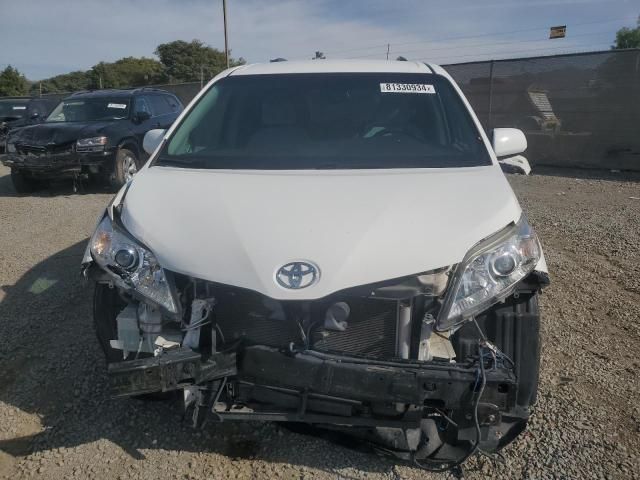 2015 Toyota Sienna LE