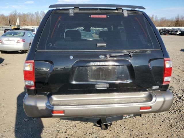 2000 Nissan Pathfinder LE