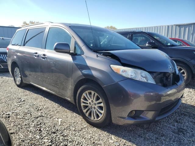 2011 Toyota Sienna XLE