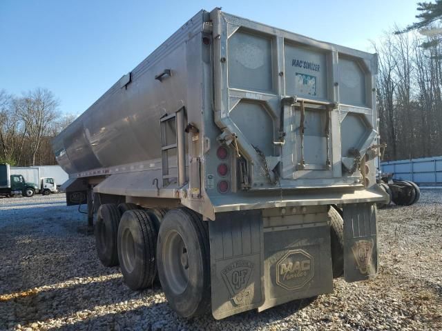 2010 Mack Dump Truck