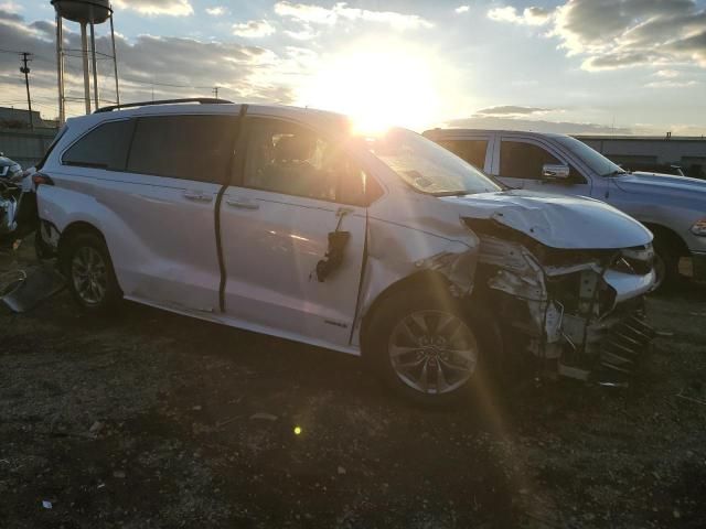 2021 Toyota Sienna XLE