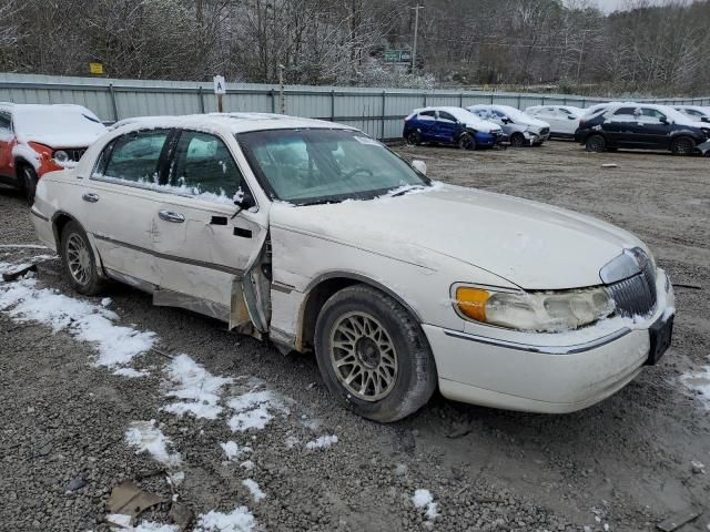 2001 Lincoln Town Car Signature