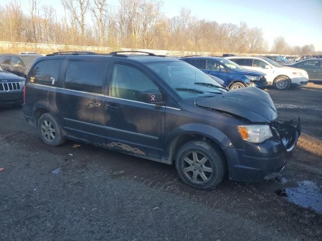 2009 Chrysler Town & Country Touring