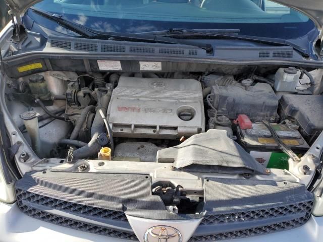 2004 Toyota Sienna XLE