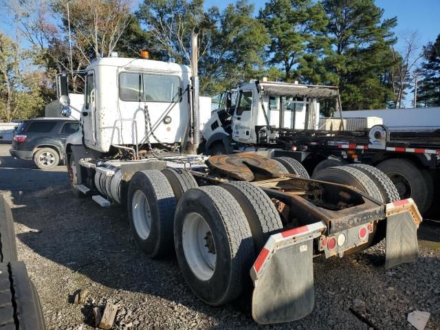 2013 Mack 600 CXU600