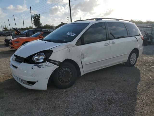 2004 Toyota Sienna CE