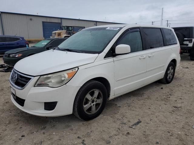 2010 Volkswagen Routan SE