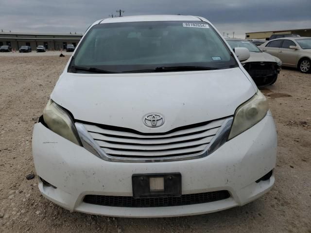 2015 Toyota Sienna LE