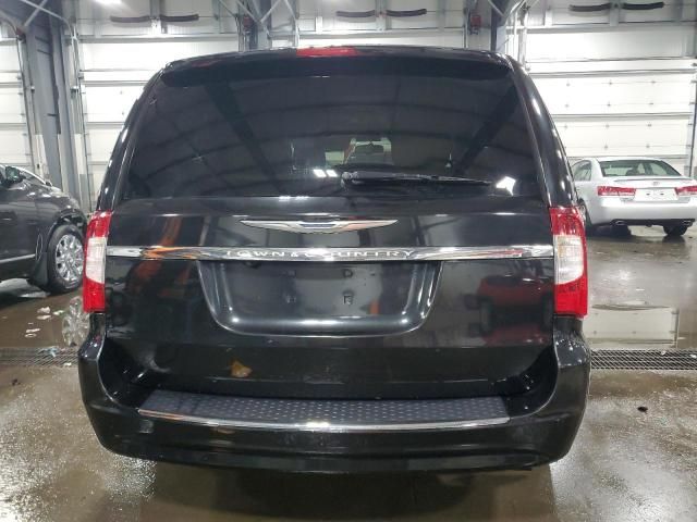 2013 Chrysler Town & Country Touring